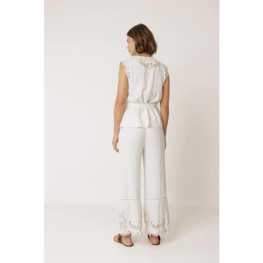 PANTALÓN  BAJO BORDADO  [2]