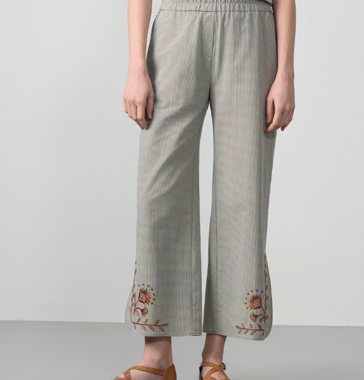 PANTALÓN VICHY Y FLORES BORDADAS