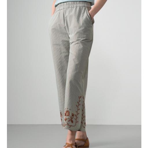 PANTALÓN VICHY Y FLORES BORDADAS  [2]
