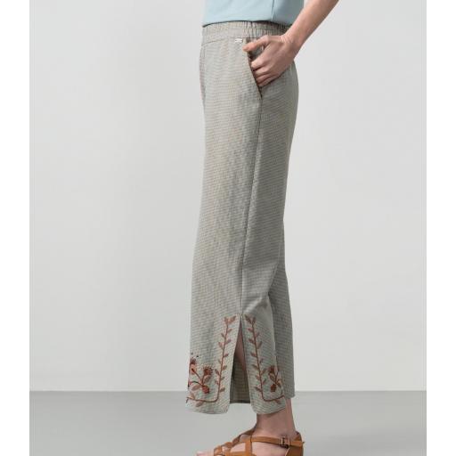 PANTALÓN VICHY Y FLORES BORDADAS  [3]