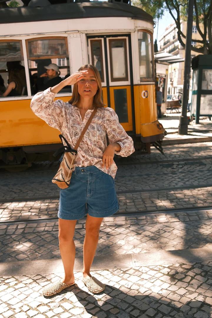BERMUDA DENIM CORTA