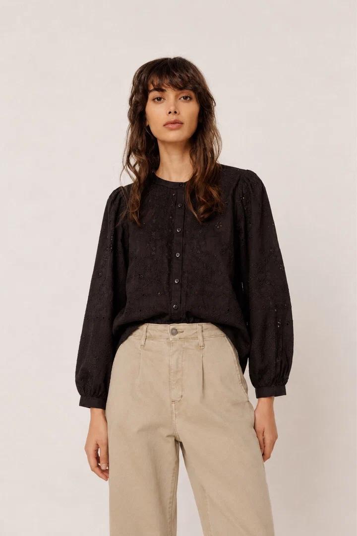 CAMISA BOXY BORDADOS