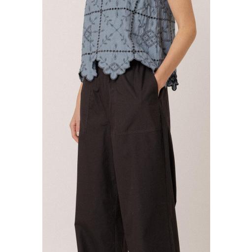 PANTALÓN ENGOMADO POPELIN