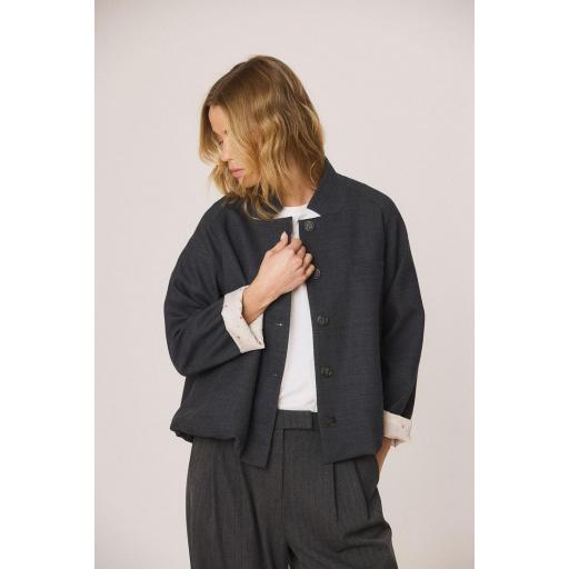 CHAQUETA BAJO ENGOMADO  [2]