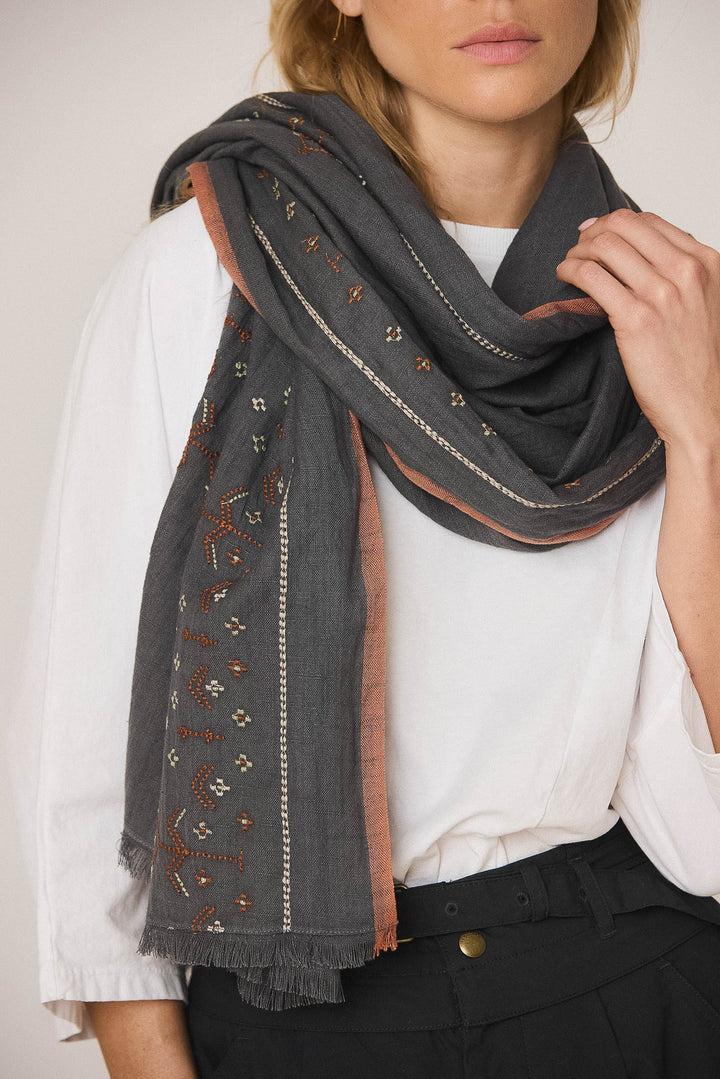 FULAR BORDADO BOHO