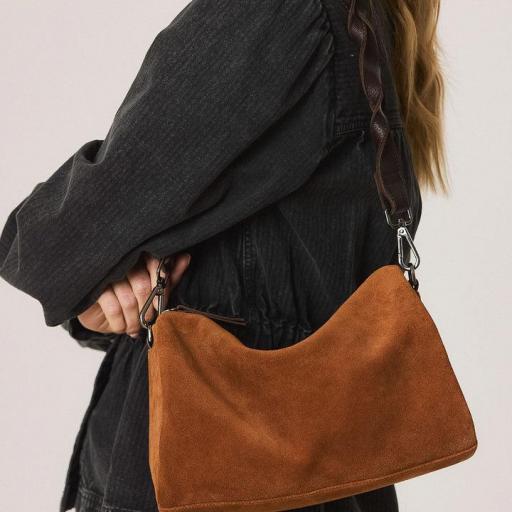BOLSO ALARGADO SERRAJE