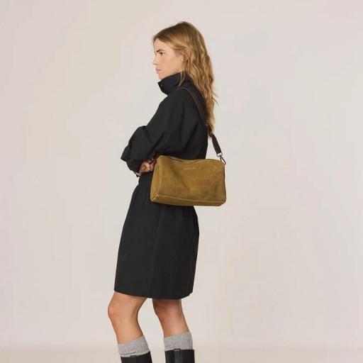 BOLSO ALARGADO SERRAJE  [1]