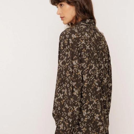 CAMISA OVERSIZE PAÑUELO  [2]