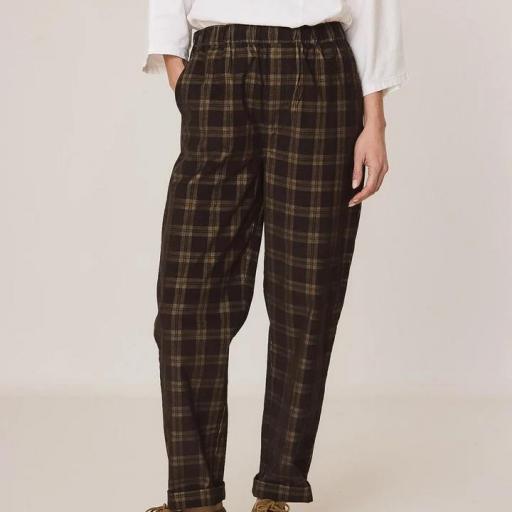 PANTALÓN ENGOMADO MICROPANA CUADROS