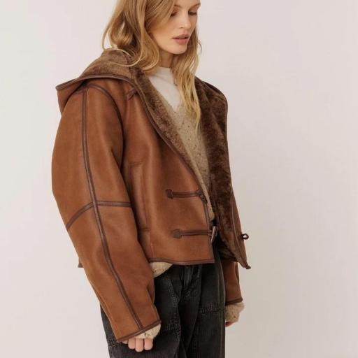 CAZDORA TIPO BOMBER CON CAPUCHA  [3]