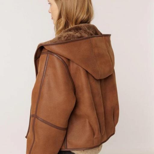CAZDORA TIPO BOMBER CON CAPUCHA  [2]
