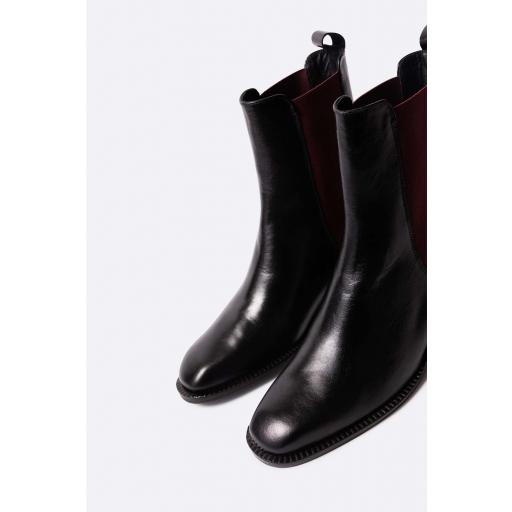 LINA NEGRO BURDEOS  [2]