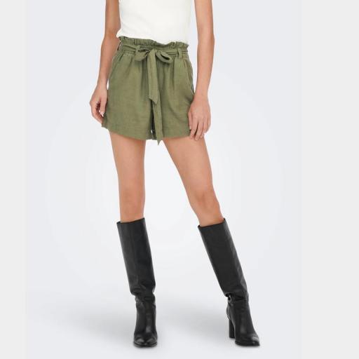 JDY Short con cinturón 15225921 verde caqui
