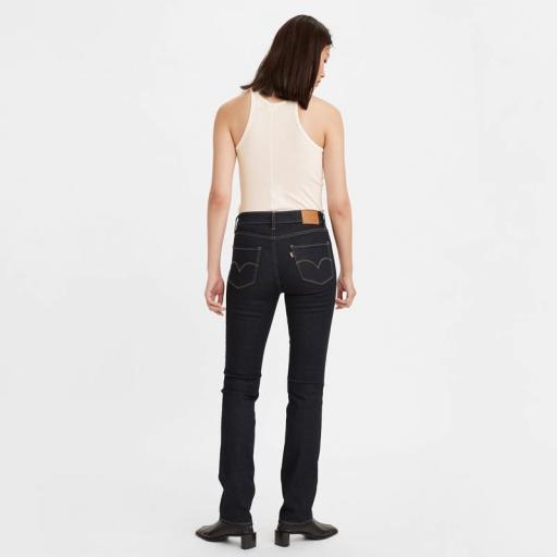 Levi's® 724™ High Rise Straight Jeans To The Nine 188830015. Vaquero recto tiro alto mujer [2]