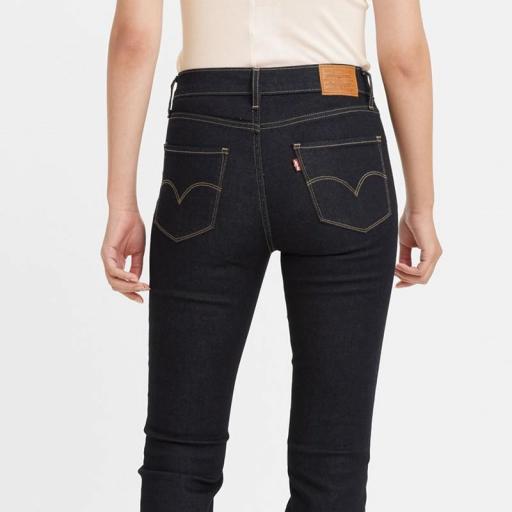 Levi's® 724™ High Rise Straight Jeans To The Nine 188830015. Vaquero recto tiro alto mujer [1]