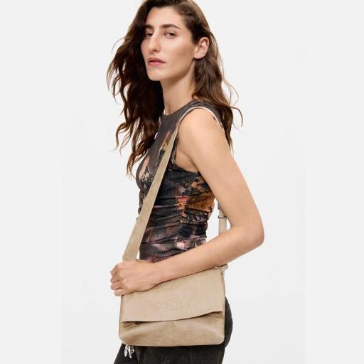 Desigual Bolso Half logo Venecia Beige 26WAXP511008 [6]