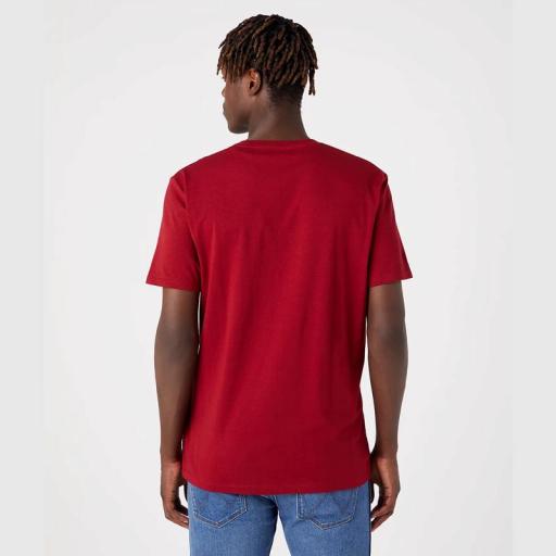 Wrangler Tee in Rhubarb Red Camiseta Hombre W70SD3XRO [2]