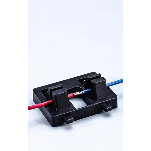 Soporte de sujeción ajustable para unión de cable [0]