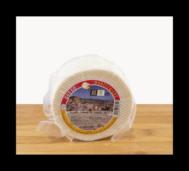 Queso tierno de cabra - vaca 1 kg aprox.