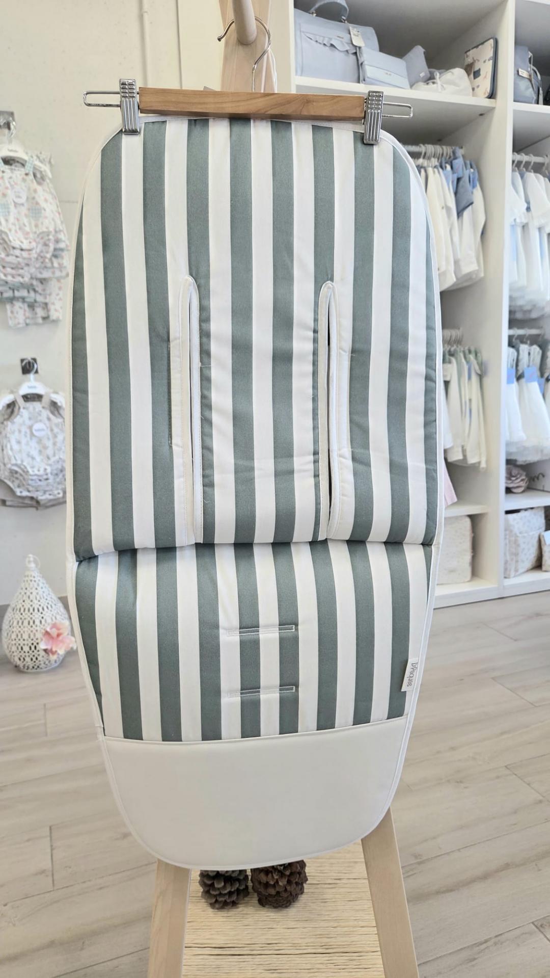 Colchoneta silla universal transpirable con pies polipiel Raya verde D´peques