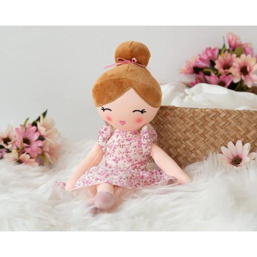 Muñeca de trapo castaña [0]