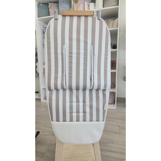 Colchoneta silla universal con pies polipiel Raya camel  D´Peques  [0]