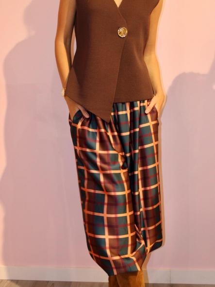 Pantalon bombacho rayas. [2]