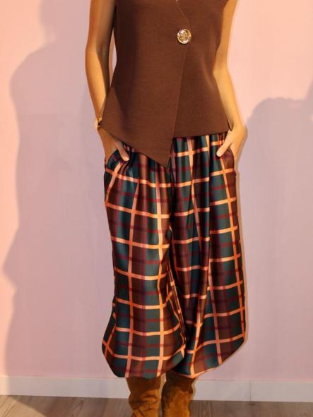 Pantalon bombacho rayas. [3]