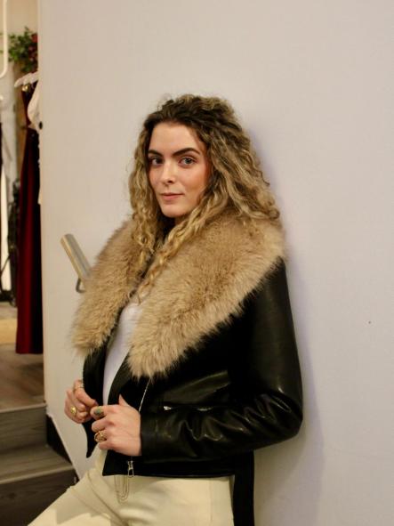 Biker Negra Pelo Beige [1]