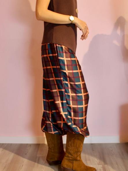 Pantalon bombacho rayas. [1]