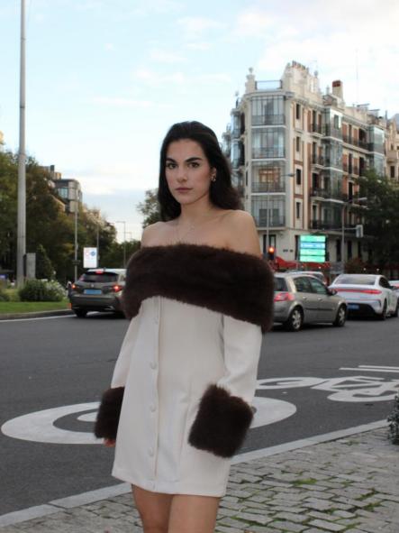 VESTIDO AUDREY BLANCO CUELLO PUÑOS PELO [1]