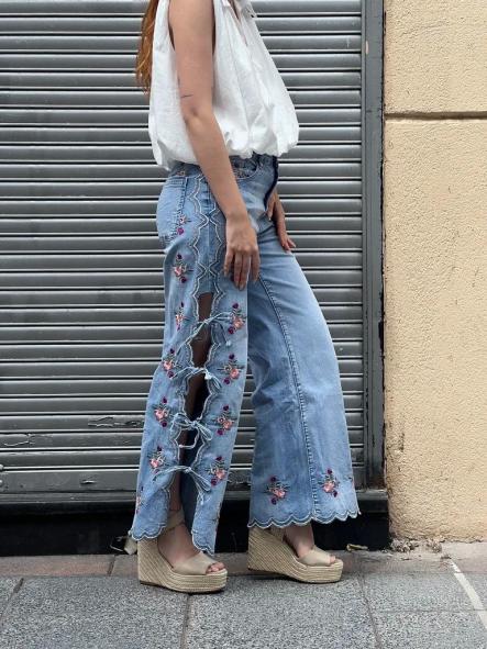 Denim Cut-Out Bordado [5]