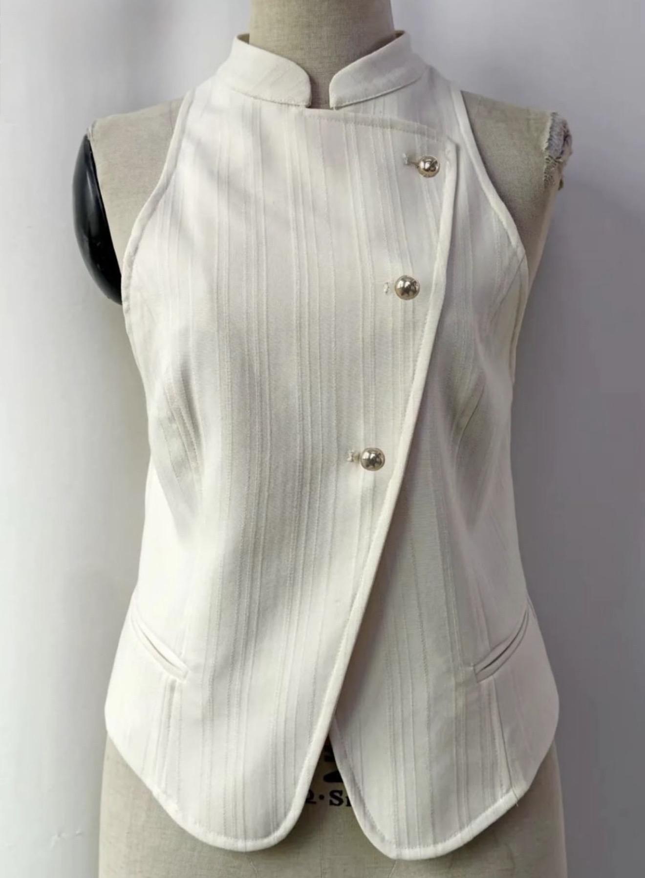Chaleco Cuello Mao Botones Dorados