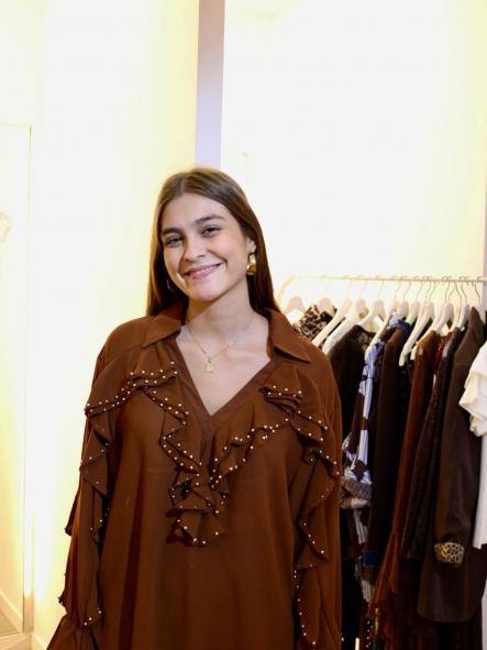 Blusa Taylor Marrón [2]