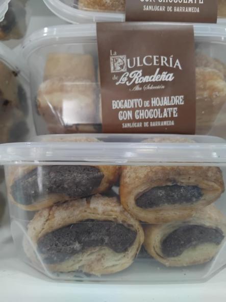 Bocaditos de hojaldre rellenos con chocolate. 175 gr  [2]