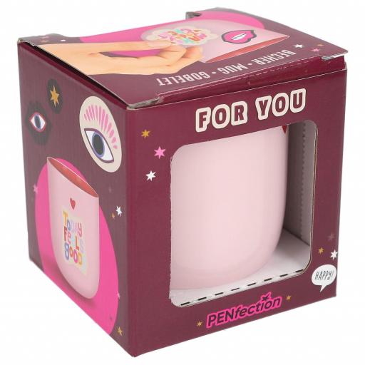 TAZA CON MOTIVOS LAZO Y CORAZÓN PENFECTION [1]