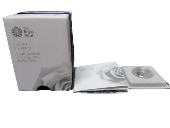 En Caja 2016 Royal Mint Elizabeth II Plata Seis Peniques con certificado.  [0]