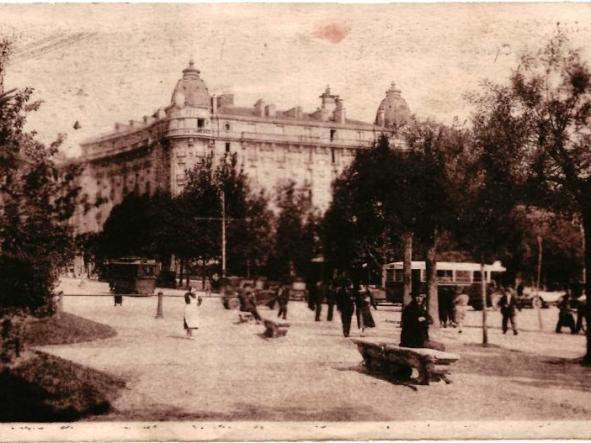 MADRID / Plaza de Cànovas - Serie especial