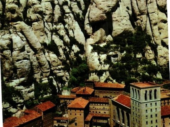 MONTSERRAT 35, MONESTIR, DETALL