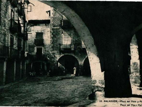 BALAGUER - PLAZA DEL POZO Y PORTICOS