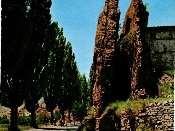 ALCALA DE LA SELVA (TERUEL). ALTITUD 1.400M PEÑA HENDIDA [0]