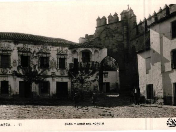 CASA  Y ARCO DEL POPULO - FOTO BAEZA - Nº 11 - 