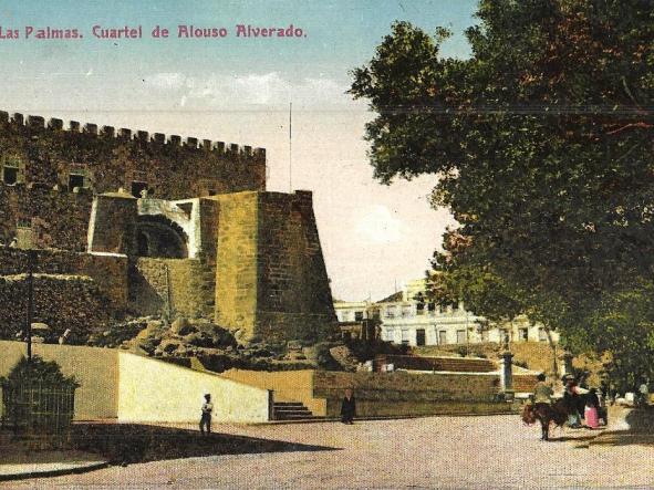 TARJETA POSTAL LAS PALMAS DE GRAN CANARIA - CUARTEL DE ALOUSO ALVERADO - [0]