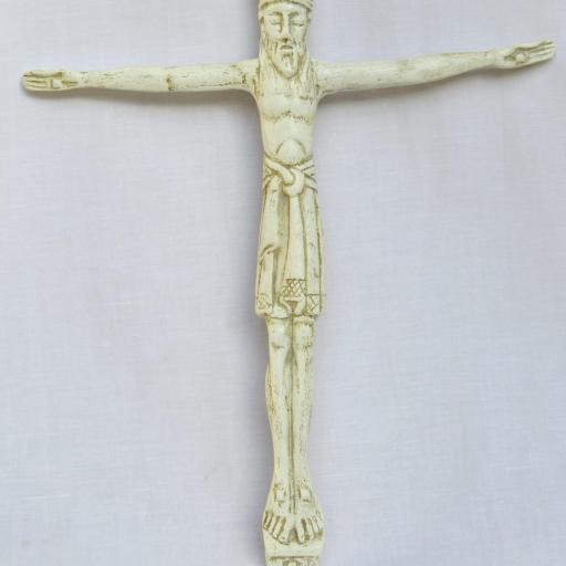 Cristo marfil románico ( Dominicas del Monasterio de Santo Domingo el Real de Segovia)