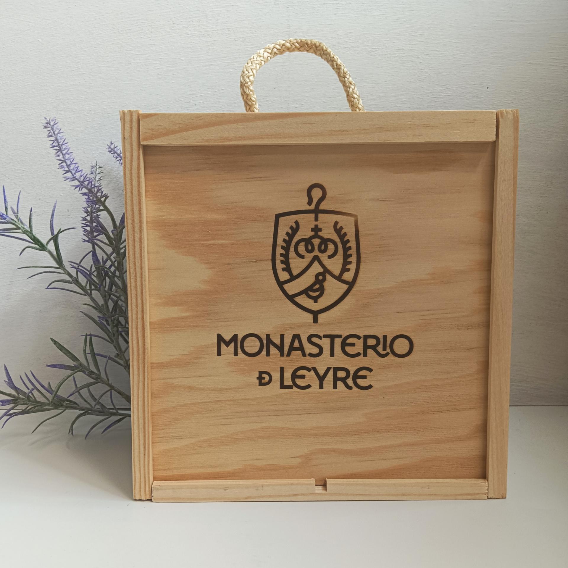 LOTE LICOR DE HIERBAS Y GINEBRA LONDON DRY (Benedictinos, Leyre, Navarra)