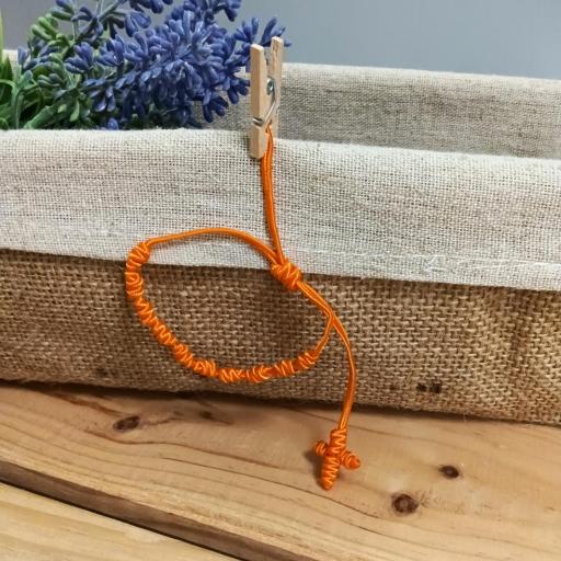 PULSERA DE HILO CON CRUZ  (Concepcionistas Franciscanas  Hinojosa del Duque. Córdoba)