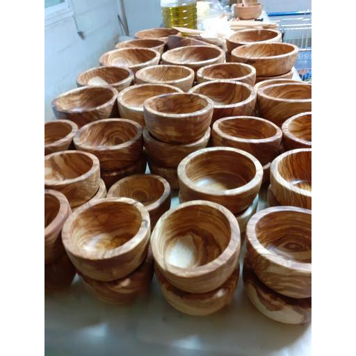 Ensaladera de Madera de Olivo 19 cm Hecha a Mano en España – Artesanal, Sostenible y Única Fabricada por Maderaolivo.com | 9 x 19 x 19 cm [4]