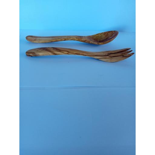 Cuchara comer unica  en madera olivo artesanal elegancia y duradera [2]