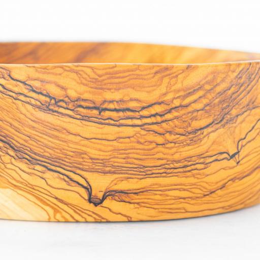 Ensaladera Extra Grande de Madera de Olivo 31 cm Hecha a Mano en España – Artesanal, Sostenible y Única de Maderaolivo.com, Resistente para Frío y Caliente | 9 x 31 x 31 cm [1]