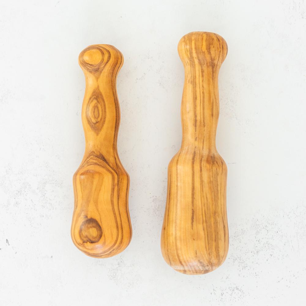 Mazo Pequeño para Mortero de Madera de Olivo – Artesanal, Hecho a Mano y Duradero | Maderaolivo.com